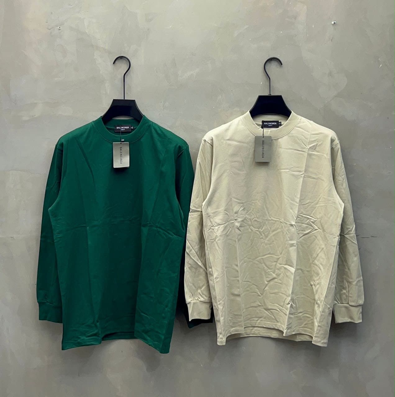 Long sleeves category